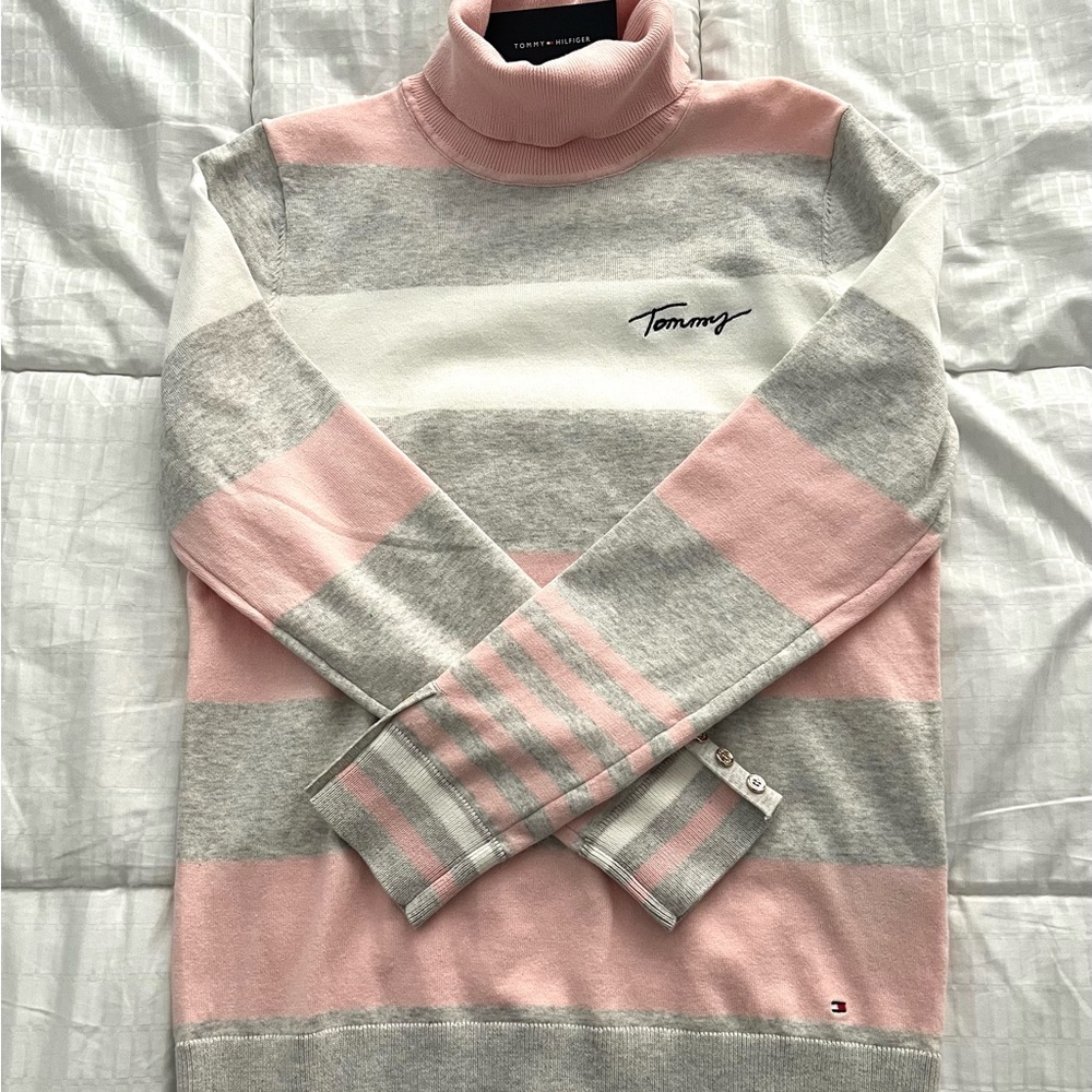 TOMMY HILFIGER PINK AND GREY TURTLENECK